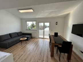 Premium Apartment 70qm 2 Zimmer Küche, Balkon, Smart TV, WiFi Aalen